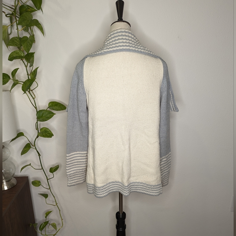 Gap grey/ivory stripe knit cardigan. Size S. - Picture 3 of 5